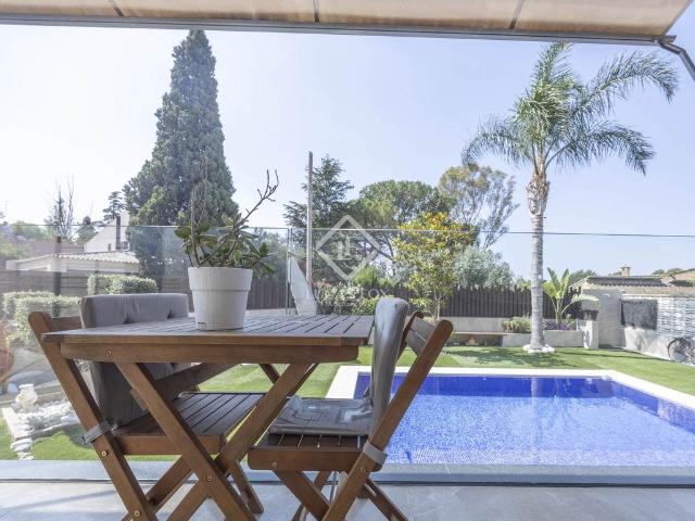 Villa en venta en Paterna