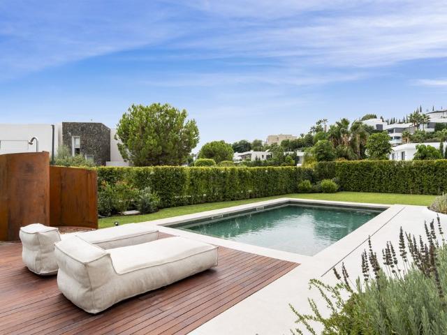 Chalet en venta en Rio Real, Costa del Sol Occidental
