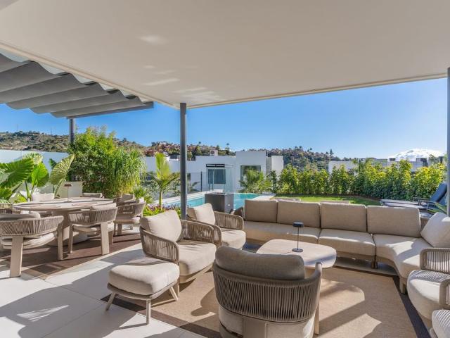 Chalet en venta en Nueva Andalucía, Costa del Sol Occidental