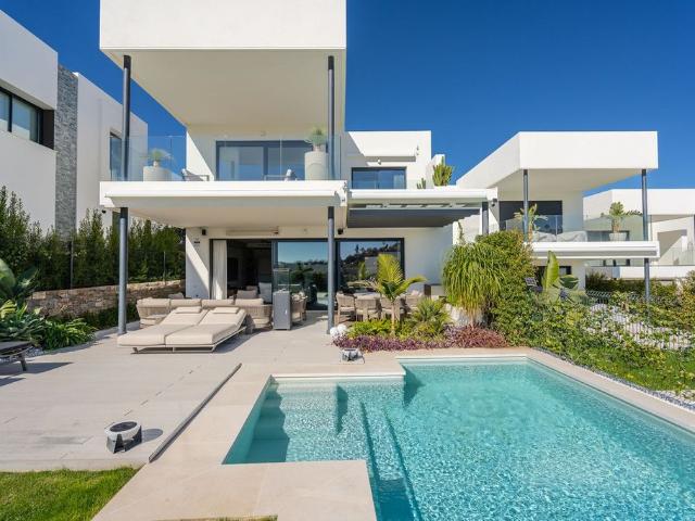 Chalet en venta en Nueva Andalucía, Costa del Sol Occidental