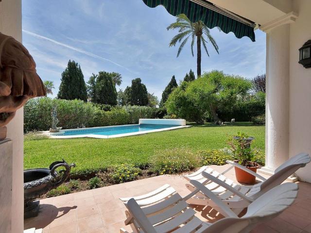 Chalet en venta en Barriada Islas Canarias, Costa del Sol Occidental