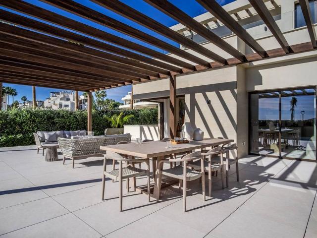 Chalet en venta en Barriada Islas Canarias, Costa del Sol Occidental