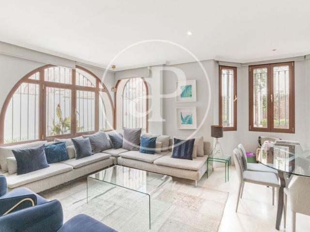 Villa en venta en Madrid, Nueva España