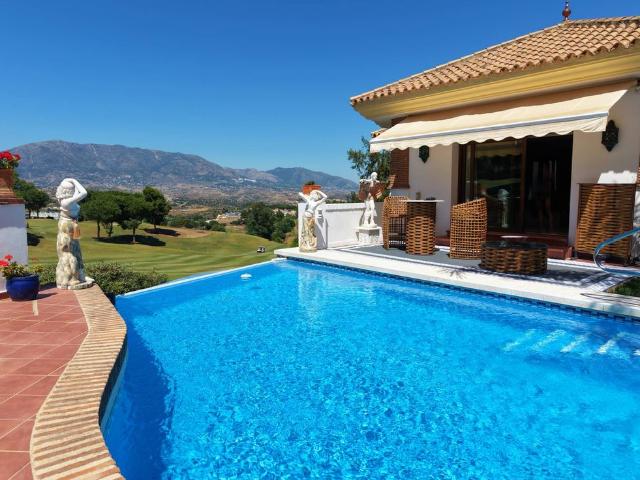 Chalet en venta en Chaparral, Costa del Sol Occidental