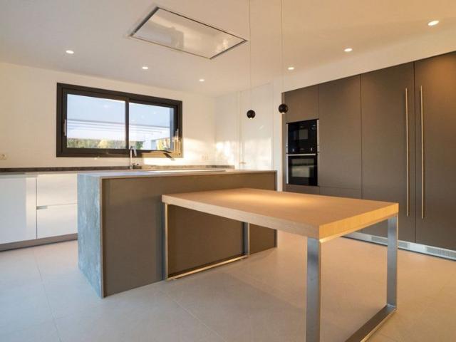 Chalet en venta en La Sierrezuela, Costa del Sol Occidental