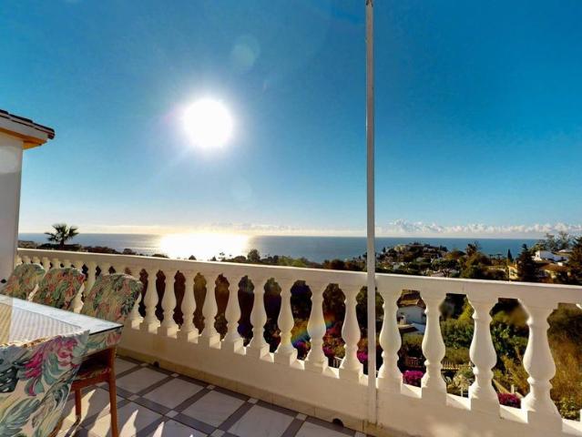 Chalet en venta en La Perla-Torremuelle, Costa del Sol Occidental