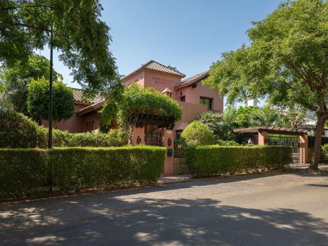 Villa en venta en Estepona, Balcones del Mar