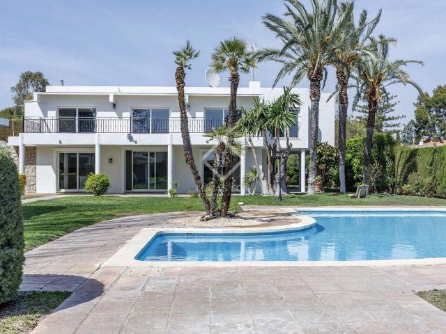 Villa en venta en Paterna