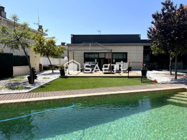 Villa en venta en Cubelles