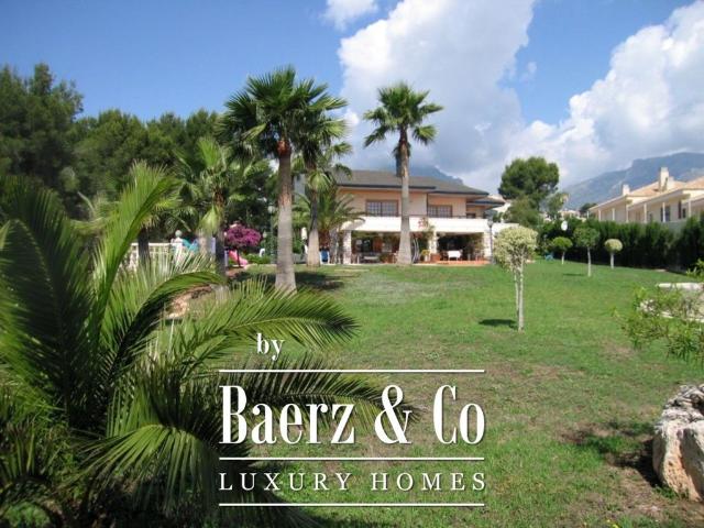 Chalet en venta en La Nucia, Valencia