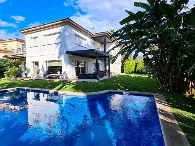 Chalet en venta en la Soleia, Maresme