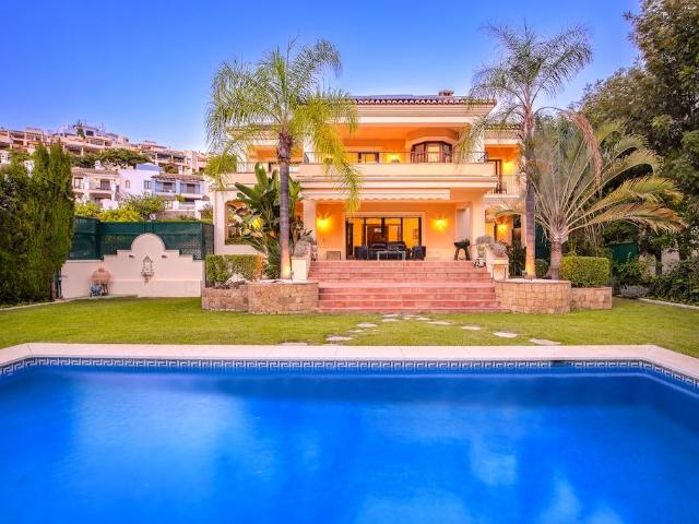 Chalet en venta en Divina Pastora, Costa del Sol Occidental