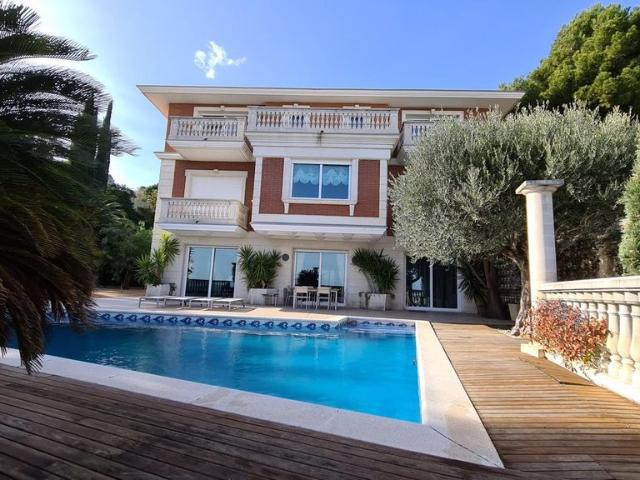 Chalet en venta en Finestrelles, Baix Llobregat