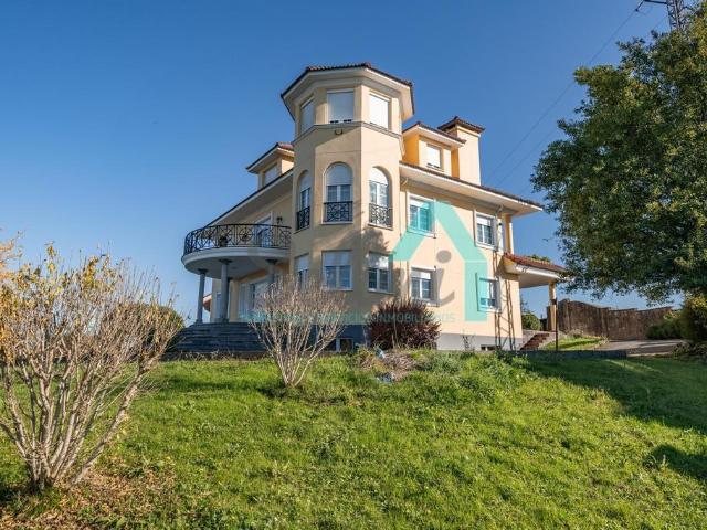 Chalet en venta en Oviedo, Asturias