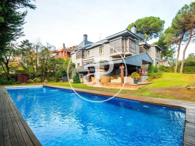 Villa en venta en Sant Cugat Del Vallès