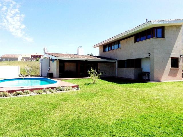 Chalet en alquiler en A Mide da Eira, Vigo