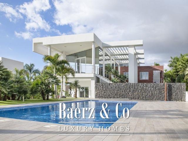 Villa en venta en Adeje, La Caleta