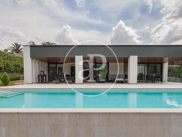 Villa en venta en Boadilla Del Monte
