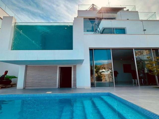 Villa en venta en Finestrat