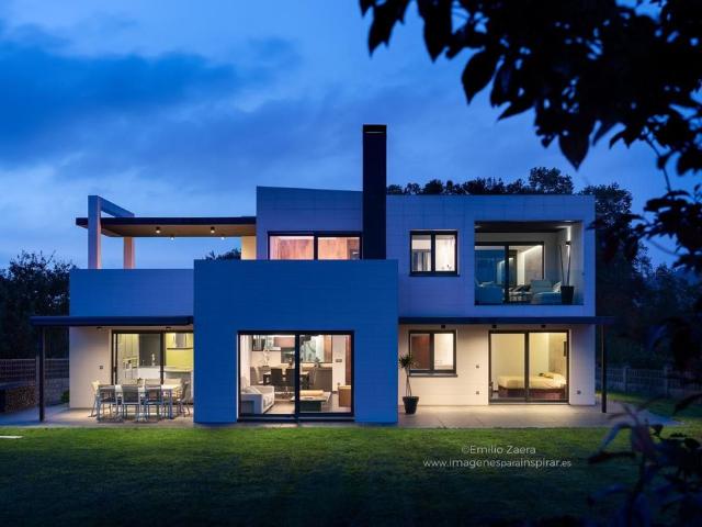 Chalet en venta en Cefontes, Gijón