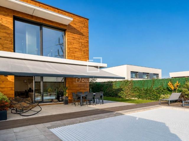 Chalet en venta en Mendebaldea, Donostia-san Sebastián