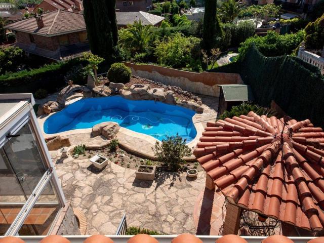 Chalet en venta en Parque Coimbra, Móstoles
