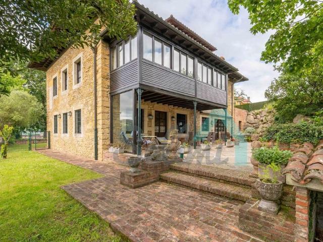 Chalet en venta en Oviedo, Asturias