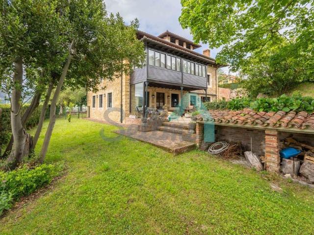 Chalet en venta en Oviedo, Asturias