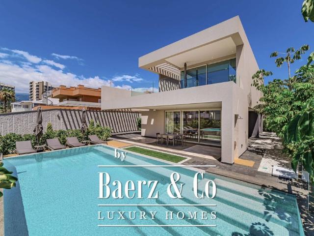 Chalet en venta en Los Cristianos, Arona