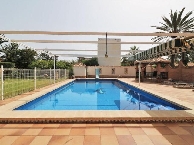 Chalet en venta en Urbanización La Zenia II, el Baix Segura / La Vega Baja