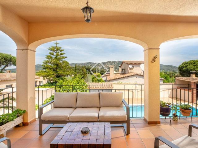 Chalet en venta en Castell-platja D'aro, Girona