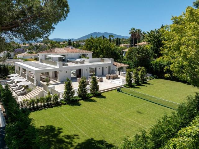 Villa en venta en Málaga, Urbanización Los Verdales
