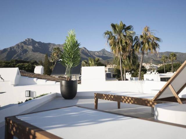 Villa en venta en Málaga, Urbanización Los Verdales