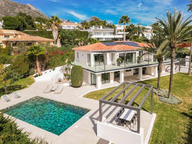 Villa en venta en Málaga, Urbanización Los Verdales