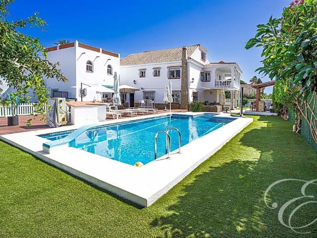 Villa en venta en Vélez-málaga, Caleta 2000