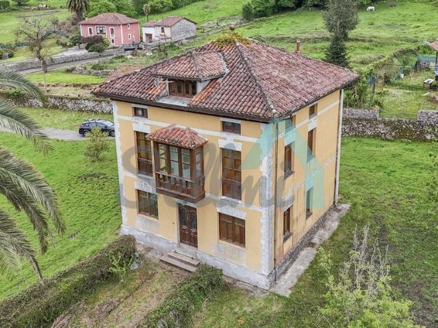 Chalet en venta en Riegu, Llanes