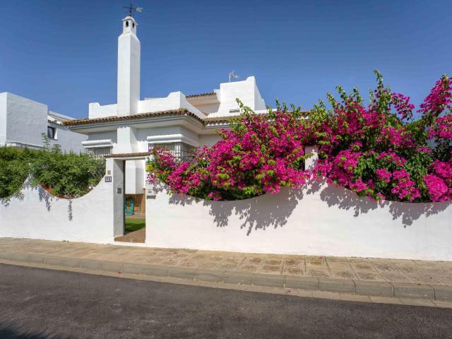 Chalet en venta en Santa Eufemia, Tomares