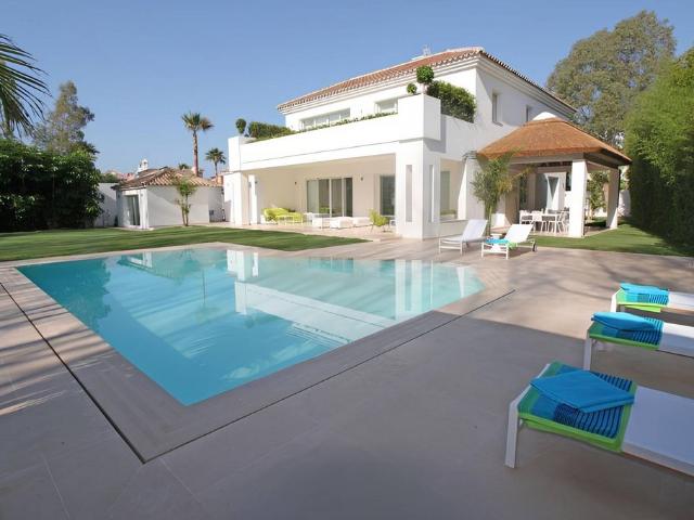 Chalet en alquiler en Barriada Islas Canarias, Costa del Sol Occidental
