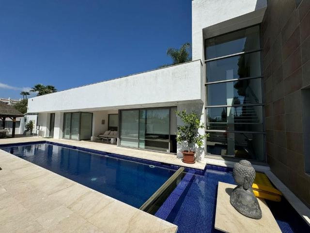 Villa en alquiler en Málaga, Cortijo de Nagüeles