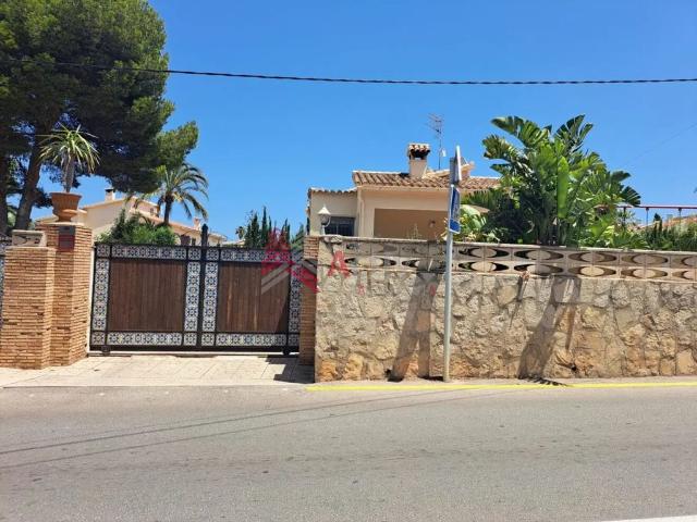 Villa en venta en Dénia