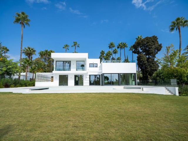 Chalet en venta en Barriada Islas Canarias, Costa del Sol Occidental