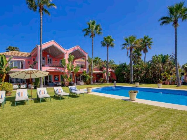 Chalet en venta en Atalaya, Costa del Sol Occidental