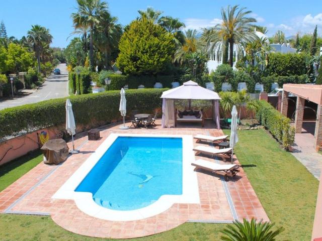 Chalet en venta en Barriada Islas Canarias, Costa del Sol Occidental