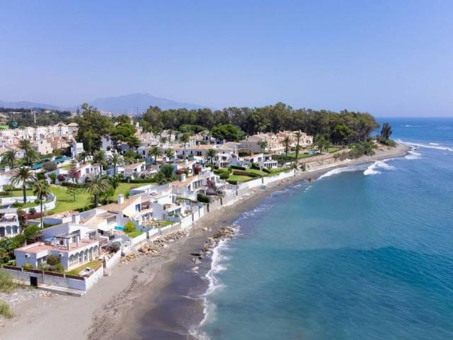 Chalet en venta en Barriada Islas Canarias, Costa del Sol Occidental
