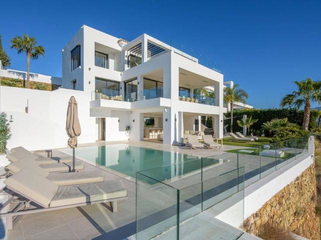 Chalet en venta en El Pilar, Costa del Sol Occidental