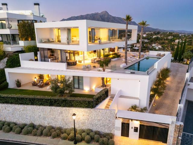 Villa en venta en Málaga, Val de Guadalmina