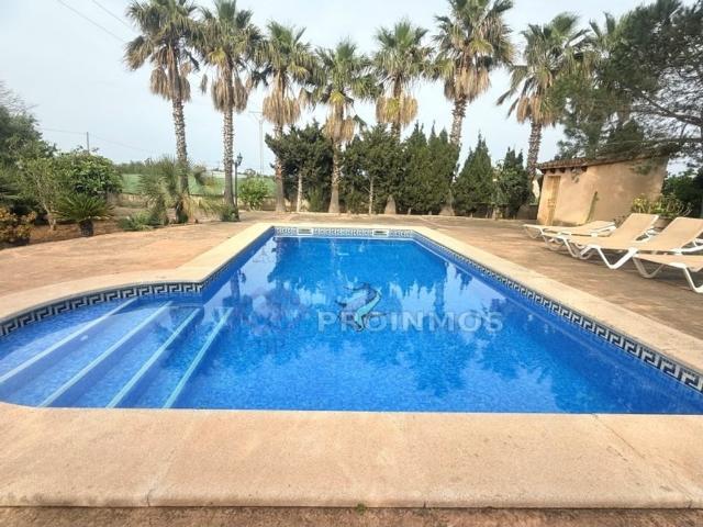 Villa en venta en Lloseta