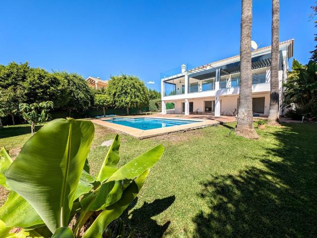 Chalet en venta en Nueva Andalucía, Costa del Sol Occidental