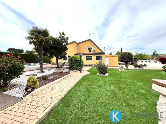 Chalet en venta en Villar Del Olmo, Madrid