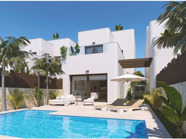 Villa en venta en Pilar De La Horadada, Mil Palmeras